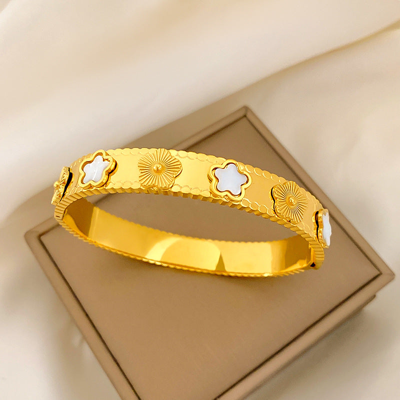 Five-Color Brushed Geometric Clover 18K Gold Plated Titanium Steel Open Cuff Bracelet for Women