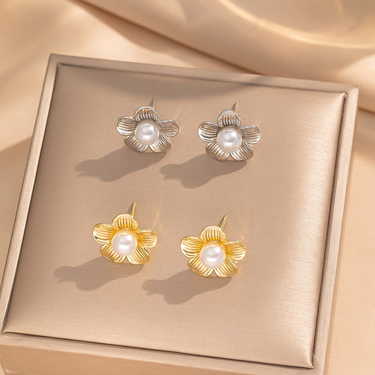 Pendientes de botón minimalistas modernos geométricos de acero inoxidable con perlas en forma de flor para mujer, base hipoalergénica de acero de titanio chapado al vacío, joyería de lujo para uso diario resistente a la decoloración