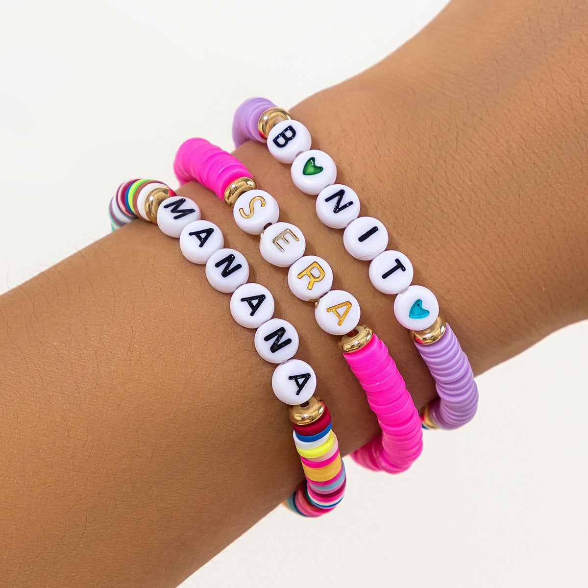 Set di braccialetti bohémien con alfabeto in resina a forma di stella, nappe e dettagli a catena, da donna