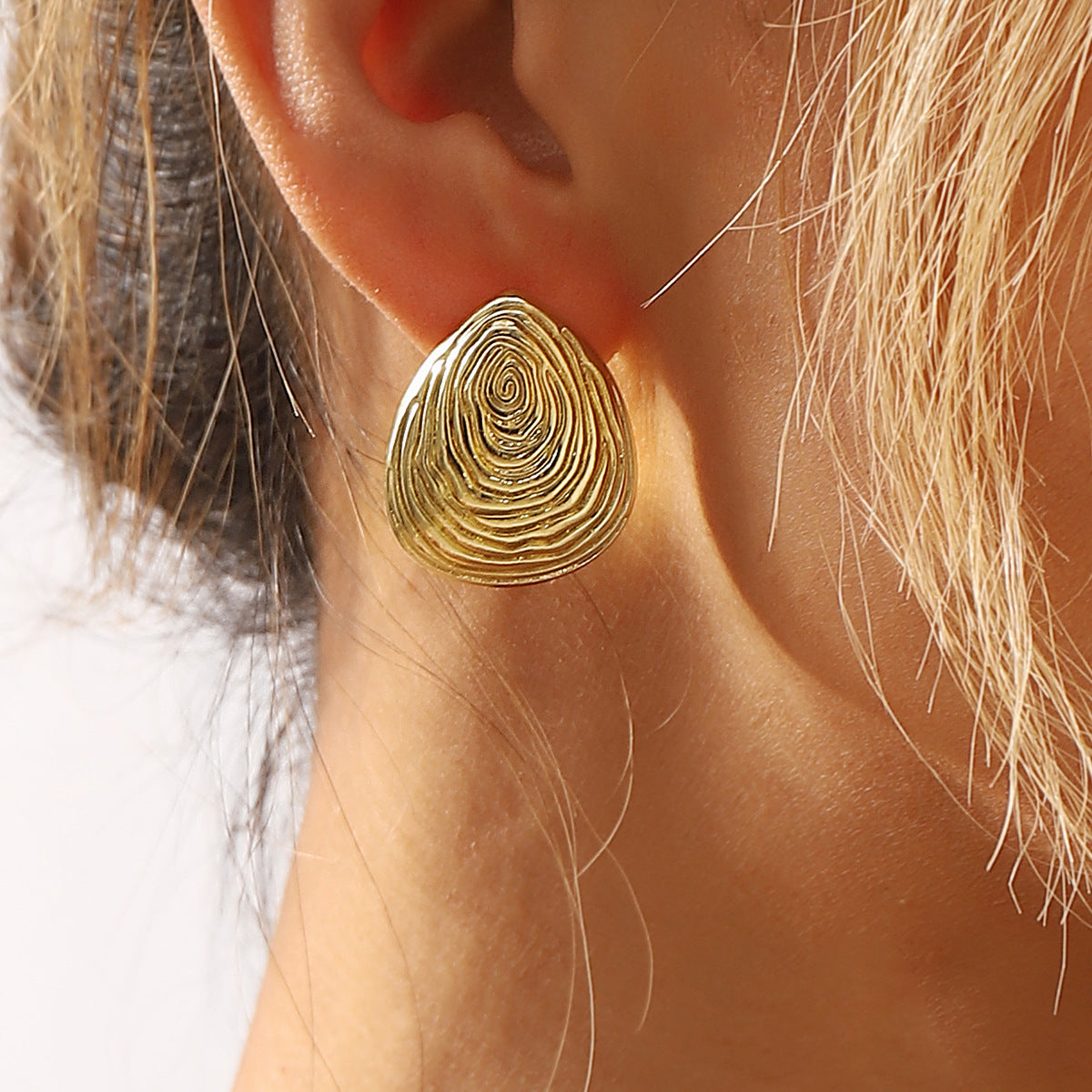 Pendientes de aleación con forma geométrica de estilo vintage francés, textura de concha y acabado galvanizado para mujer