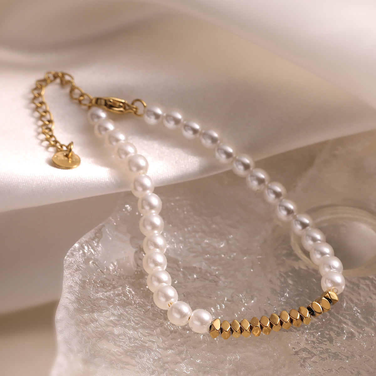 Minimalist Irregular Pearl Bracelet for Women Stainless Steel Electroplated Fashion Accessory