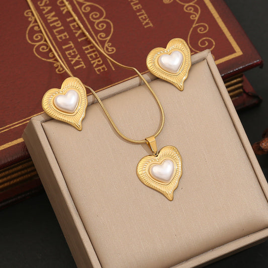 Fashionable Heart-Shaped Stainless Steel Necklace Set with Plated Finish for Women