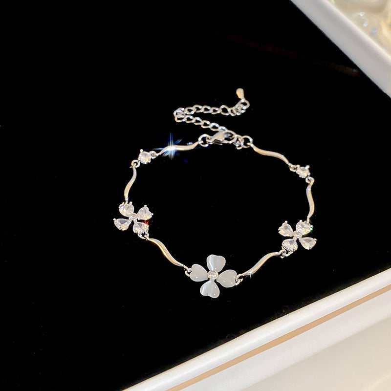 Luxury Elegant Geometric Alloy Plated Bracelet with Cubic Zirconia for Women
