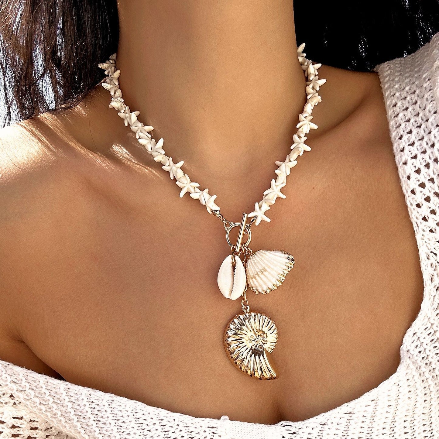Collana pendente Bohemian di lusso con conchiglia a stella marina e conchiglia geometrica fatta a mano in lega per donna