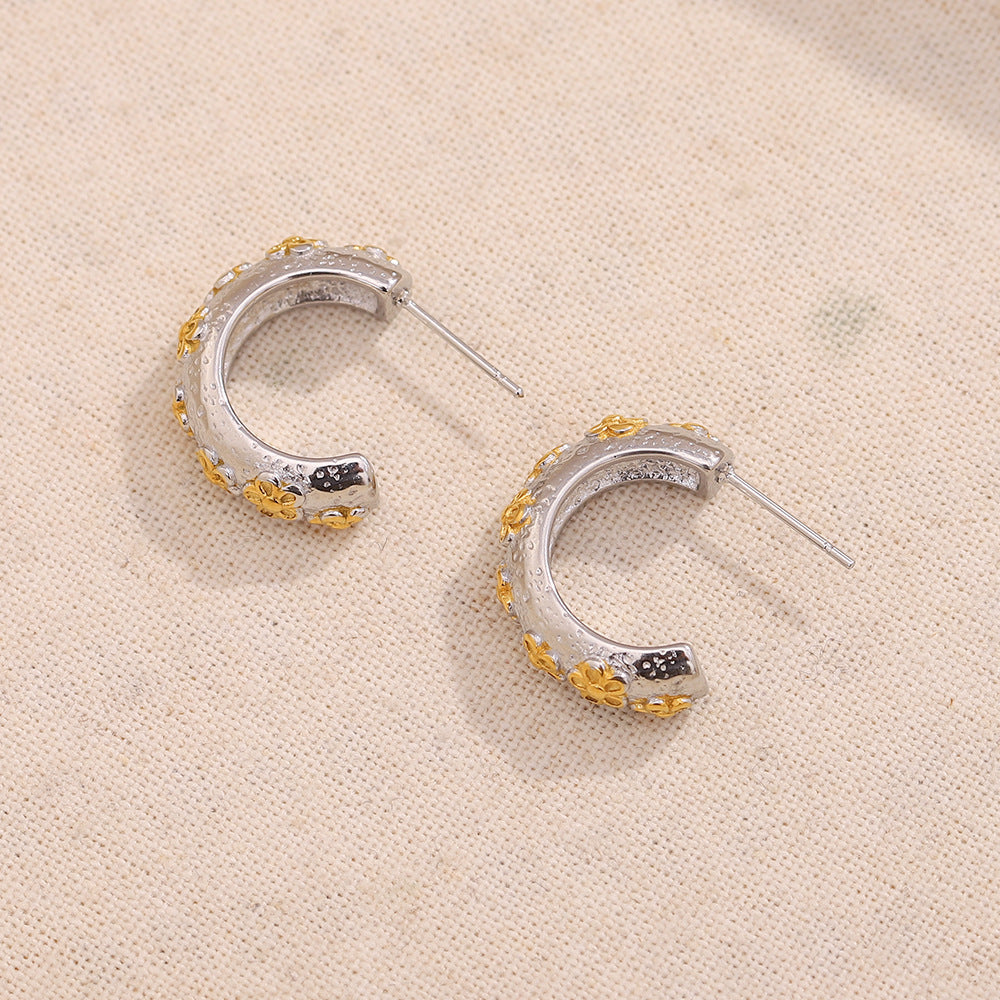 Orecchini minimalisti in acciaio inossidabile a forma di fiore placcati in oro 18 carati da donna