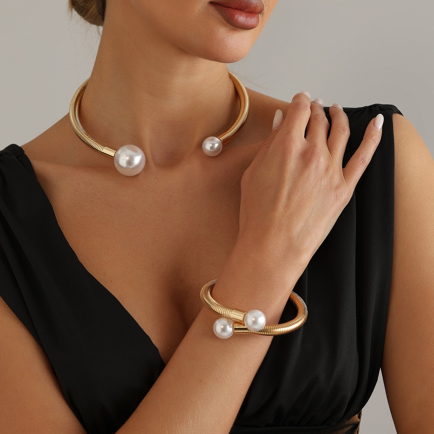 Vintage Geometric Double Pearl Iron Snake Chain Choker with Titanium Steel Pendant