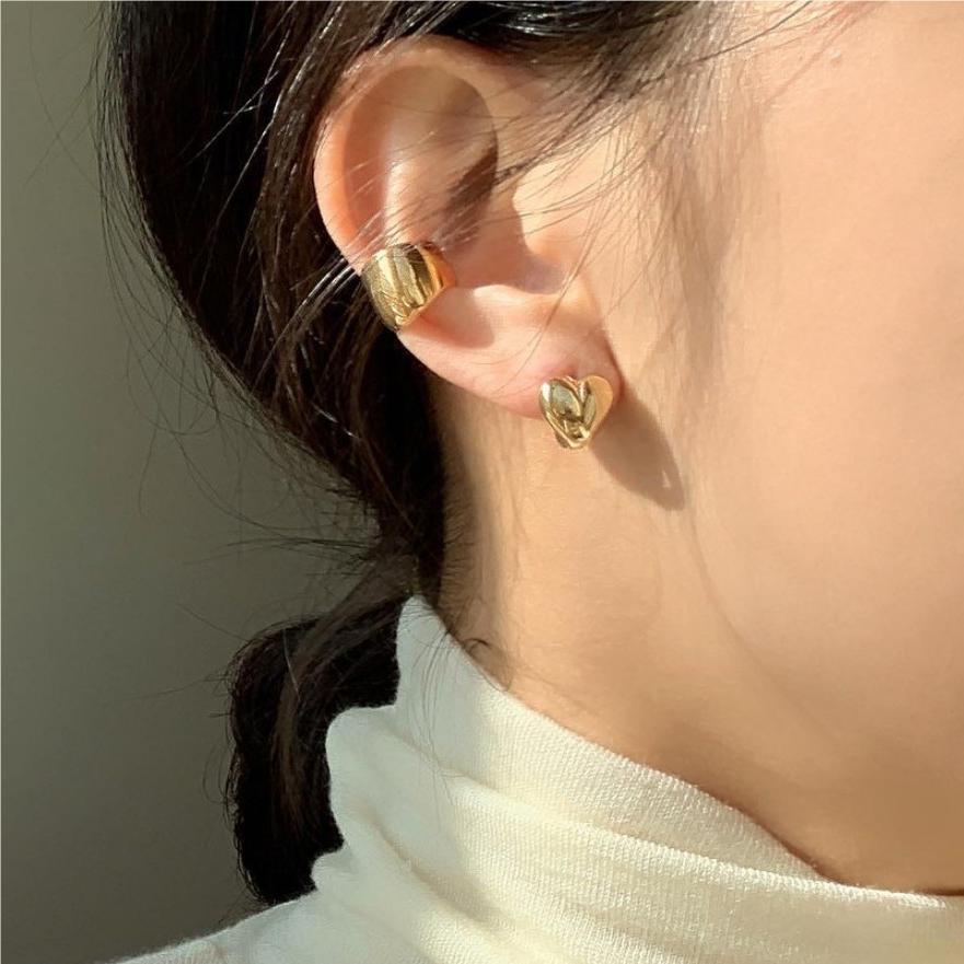 Pendientes minimalistas de tuerca con forma de corazón de plata de ley 925 con baño de oro para mujer