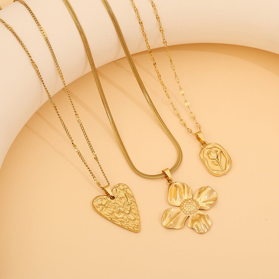 Fashionable Heart-Shaped Sun and Butterfly Floral Stainless Steel Pendant Necklace for Women
