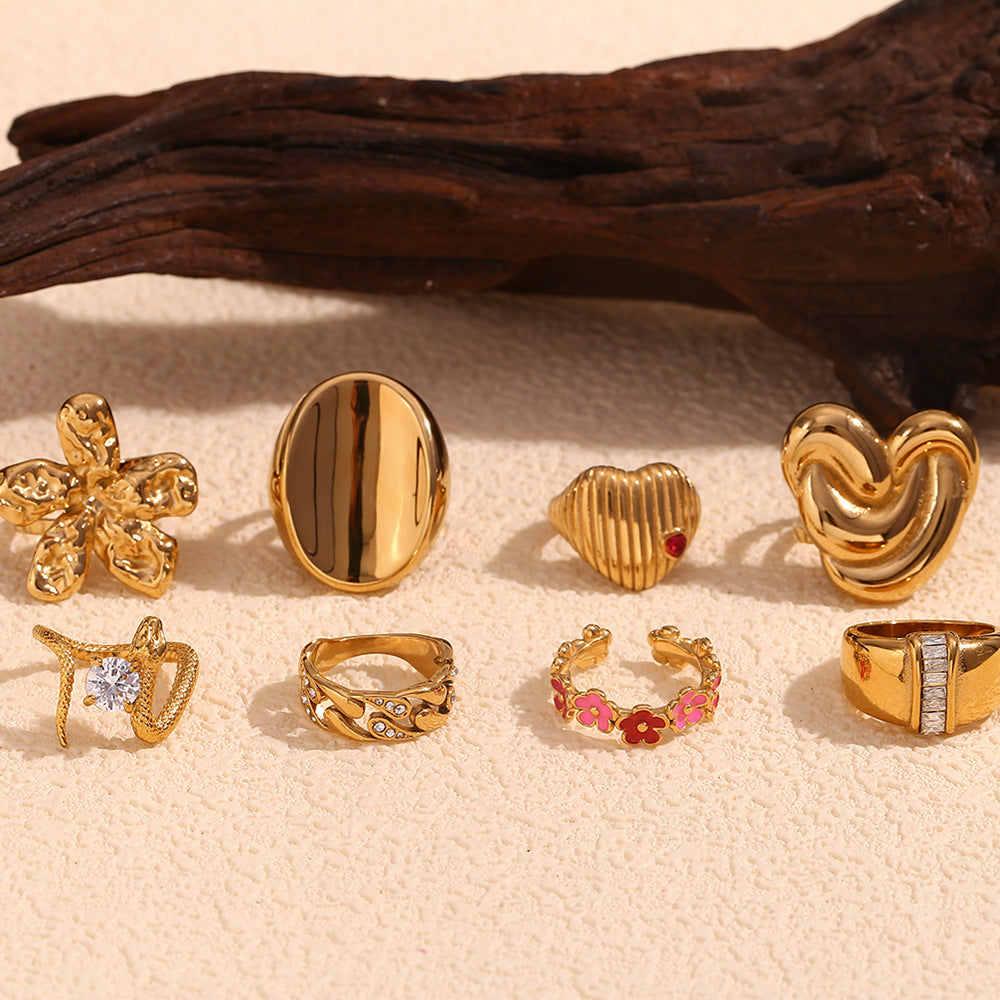Vintage-Inspired Geometric Stainless Steel Snake Ring with 18K Gold Plating and Teardrop Heart Scale Texture for Women