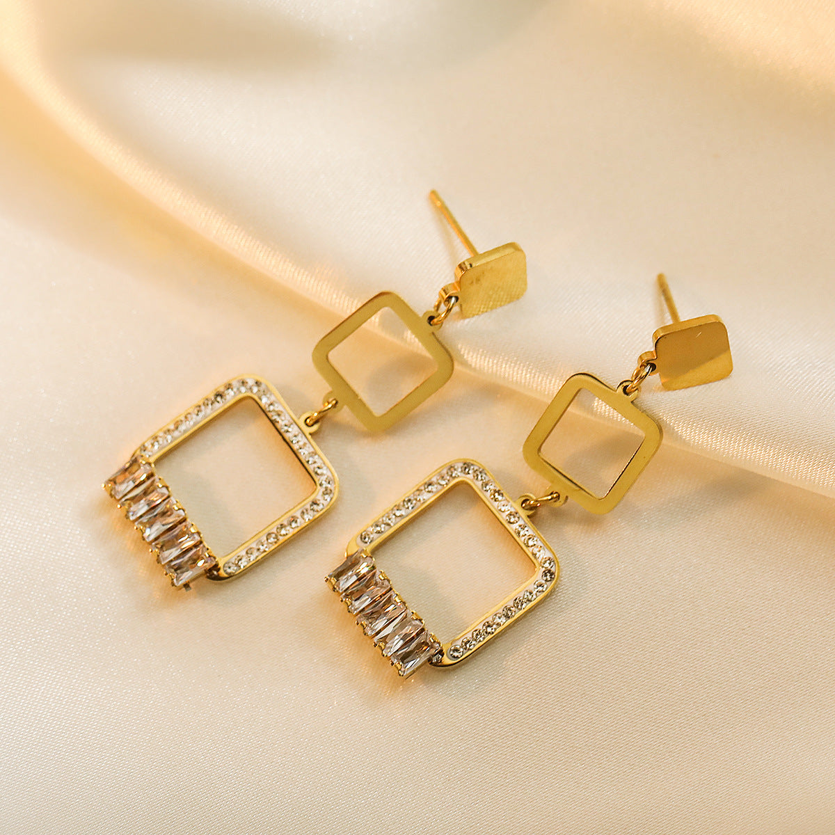 Minimalist Geometric Heart-Shaped Zirconia-Set Titanium Steel Earrings for Women