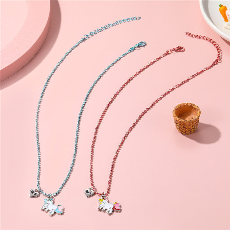 Collana con Ciondolo Unicorno Cartone Animato per Bambini Realizzata in Lega con Finitura Smaltata su Catena di Perline