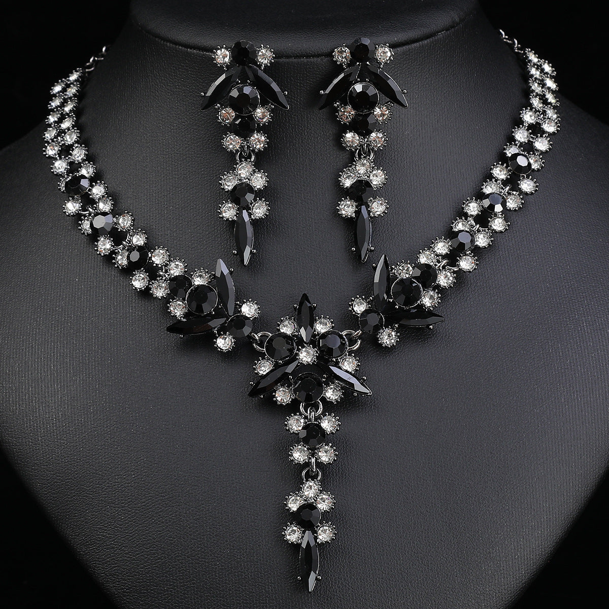 Elegant Floral Design Alloy Necklace Set with Rhinestone Pendant, Electroplated O-Chain and Matching Earrings for Wedding and Formal Occasions
