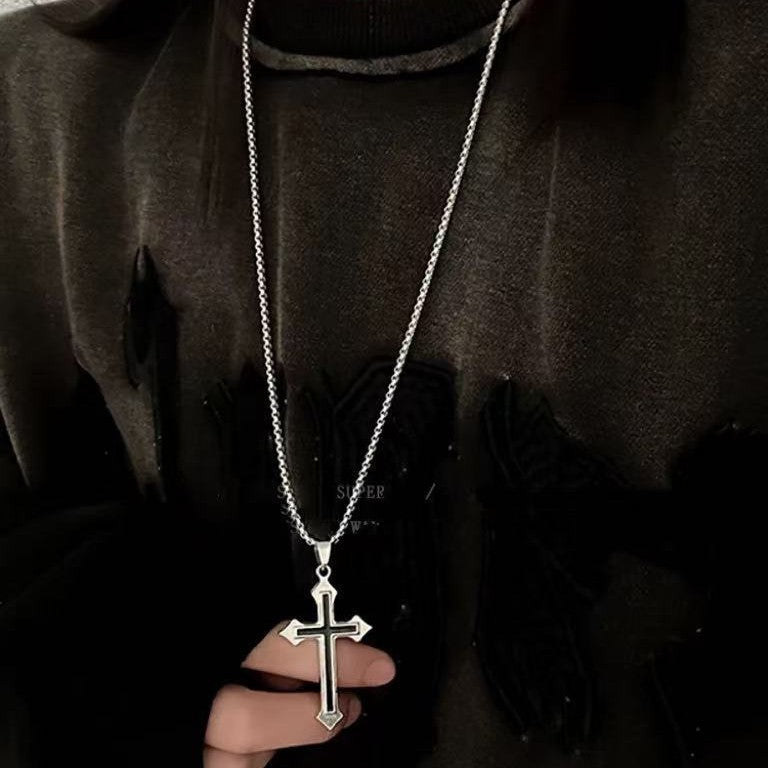 Collana con Pendente Geometrico Minimalista da Donna in Lega con Finitura Elettroplaccata — Catena Leggera per Maglione, Accessorio di Lusso Versatile