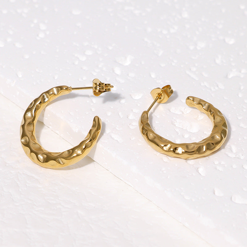 Minimalist C-Shaped Stainless Steel Earrings with 18K Gold Plating for Women — Hypoallergenic, Fade-Resistant, Elegant Everyday Jewelry