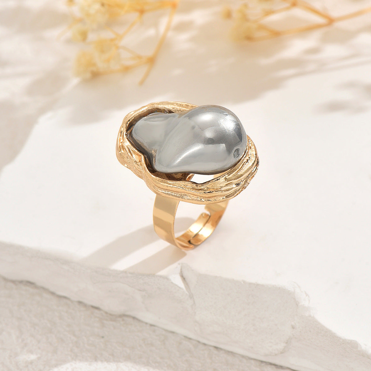 Anello in lega a forma geometrica con perla irregolare intarsiata da donna, fascia aperta regolabile, stile ufficio alla moda