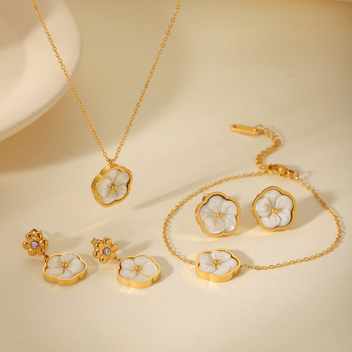 Minimalist Floral Stainless Steel Necklace with Zircon and Mother-of-Pearl Inlay Pendant on Cross Chain for Women