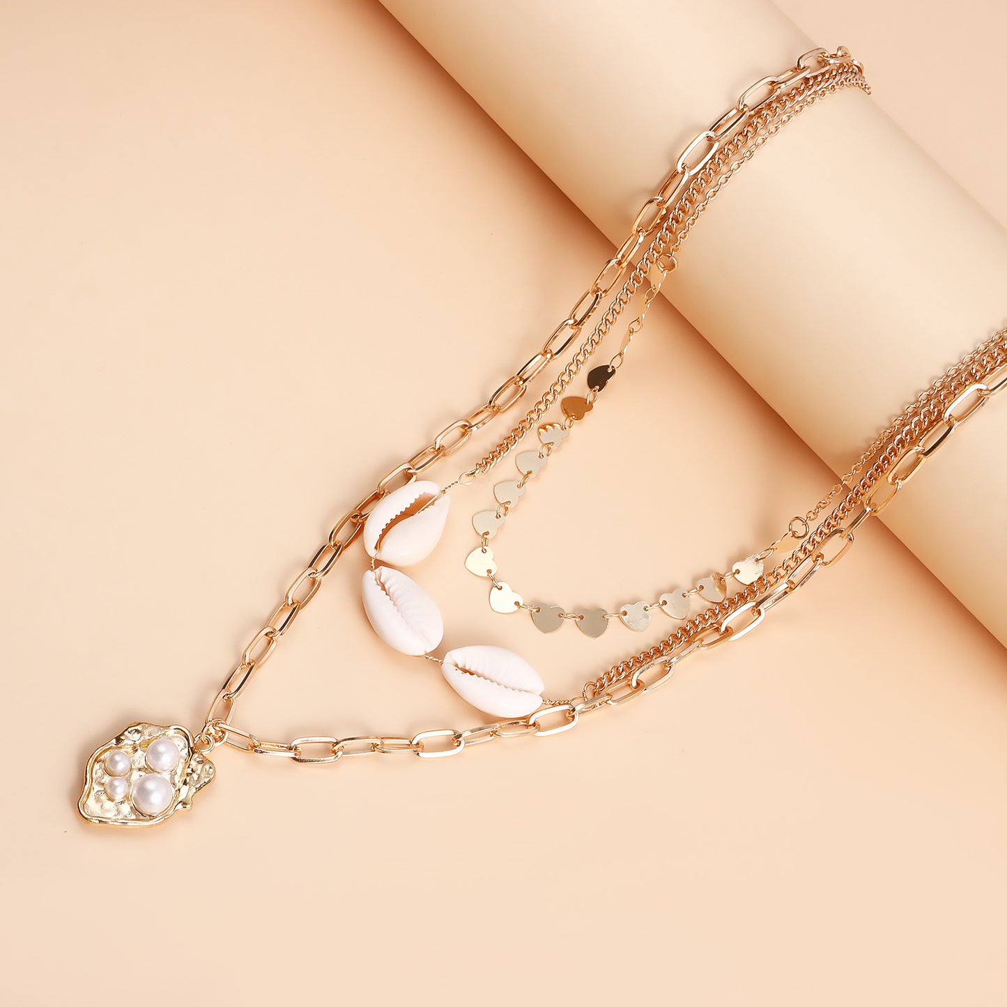 Punk Style Layered Heart Shaped Shell Necklace for Women with Electroplated Metal Pendant and Ocean Inspired Design