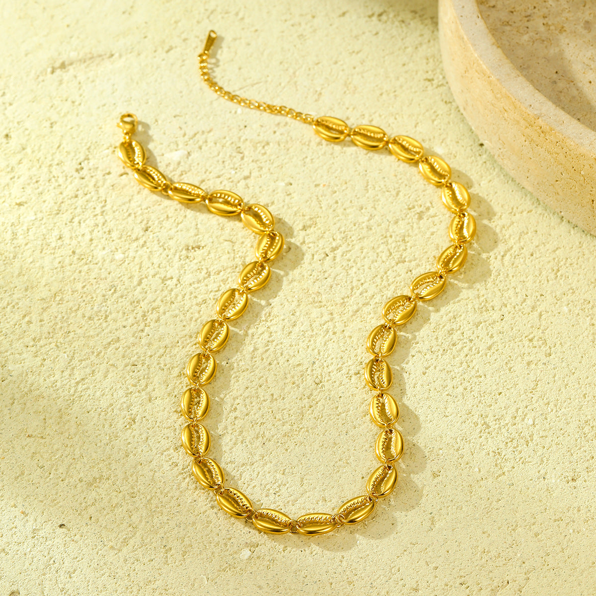 Collana Elegante Minimalista Vintage Ovale Cava in Acciaio Inossidabile Placcato Oro 18K