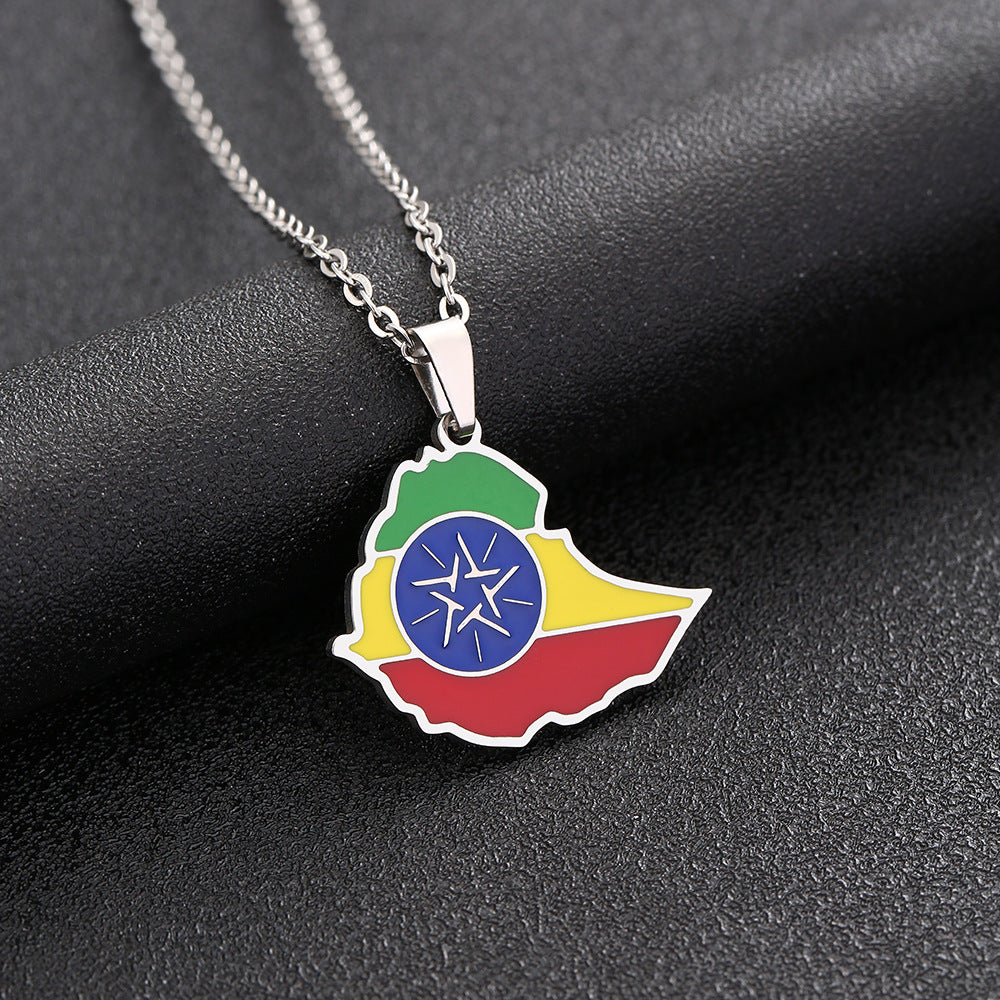 Collana con pendente geometrico smaltato etiope in acciaio inossidabile e acciaio al titanio con finitura placcata per abbigliamento casual unisex