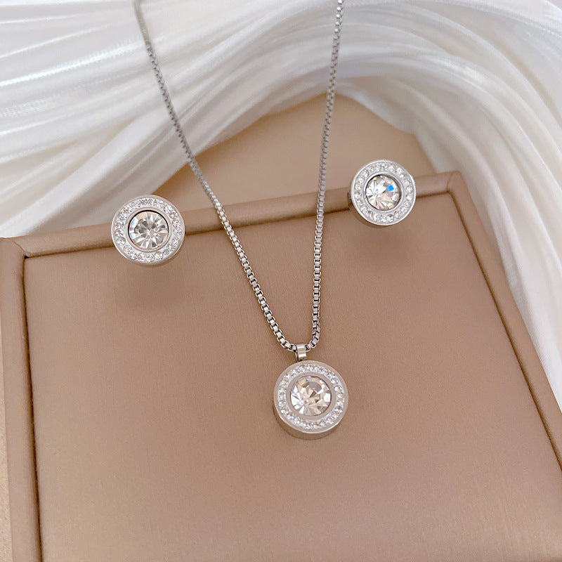 Minimalist Geometric Titanium Steel Collar Chain with Rhinestone Inlay Floral Pendant
