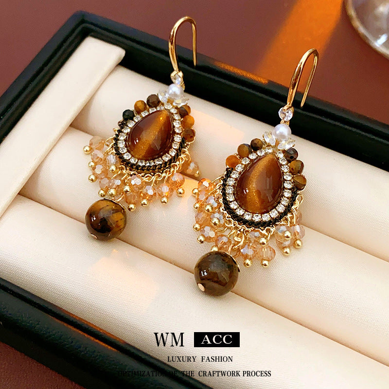 Orecchini Geometrici Vintage Chic con Intarsio in Zirconia Cubica, Base in Lega e Ganci in Acciaio Inossidabile, con Accenti in Pietra di Vetro Tonda e Ovale Effetto Perla