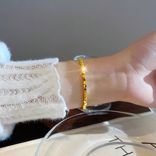Bracciale Minimalista da Donna in Acciaio al Titanio a Forma di Foglia con Finitura Galvanizzata, Elegante Braccialetto dell'Amicizia