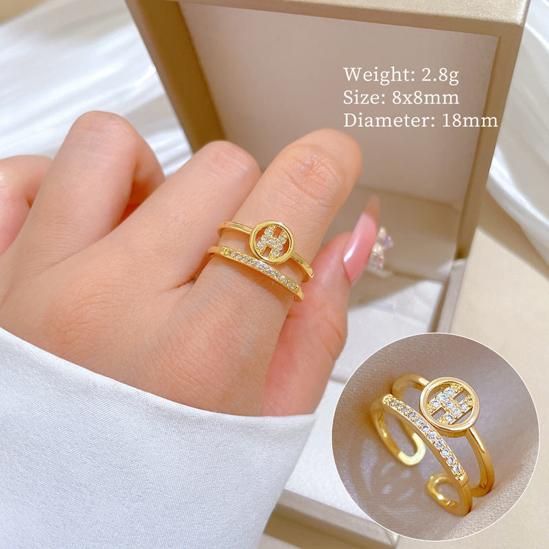 Anillo ajustable con baño de latón con forma de corona estilo Kawaii para mujer con detalles de circonita