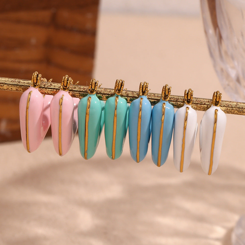 Fashionable Minimalist Hollow Heart-Shaped Stainless Steel Earrings with 18K Gold Plating for Women