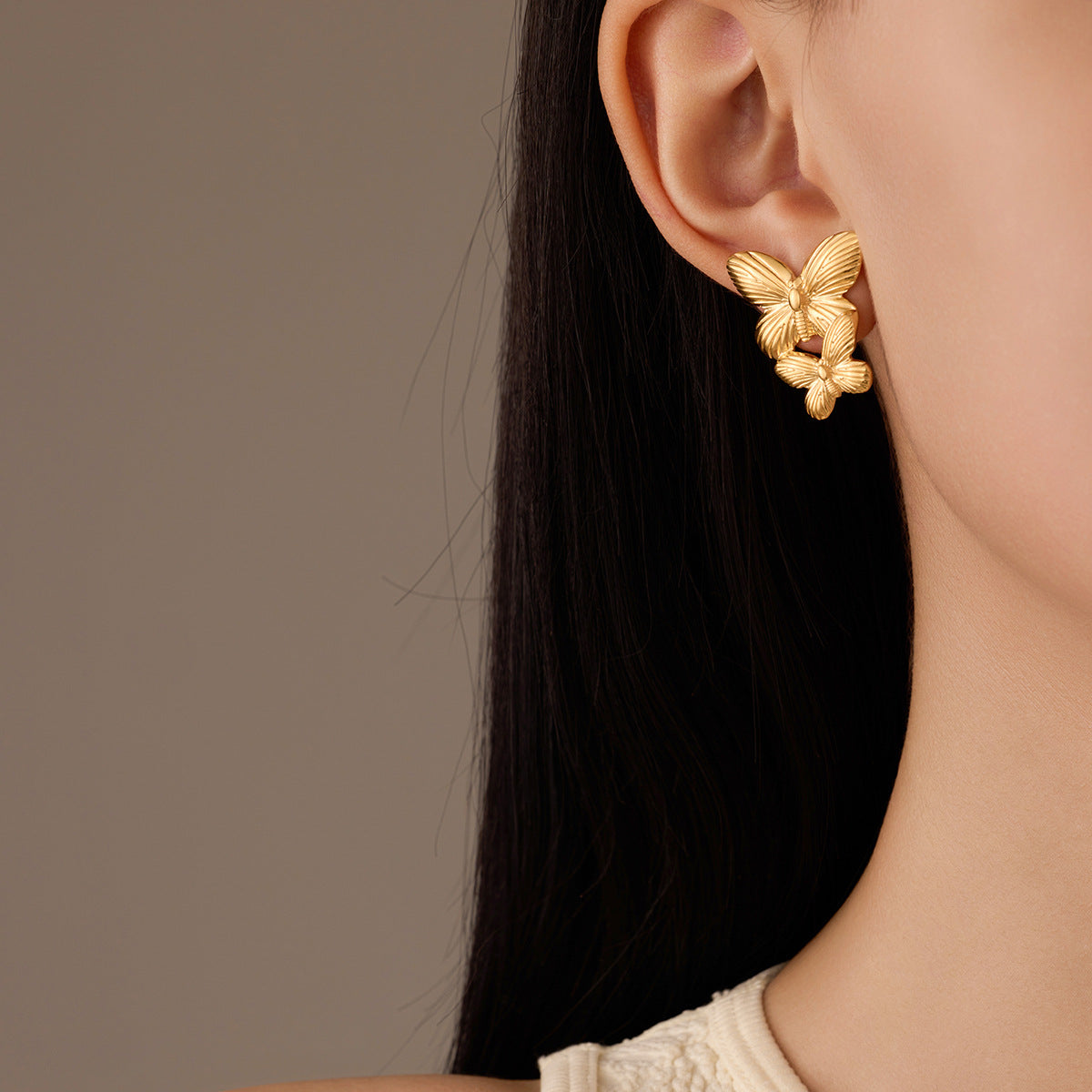Orecchini Pendenti con Nappa a Farfalla Stile Vintage in Acciaio al Titanio con Placcatura in Oro 18K