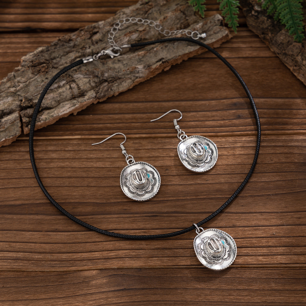Minimalist Geometric Round Alloy Plated Pendant Necklace with Faux Pearl Wax Cord for Women