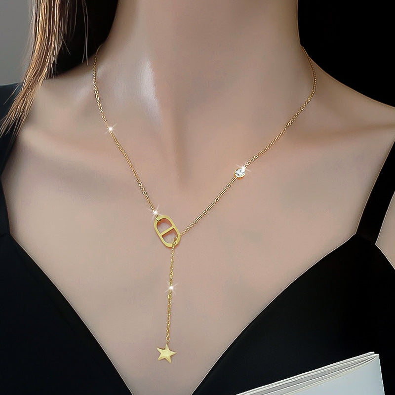 Collana da donna a pendente con stella naso di maiale in acciaio al titanio minimalista, catena geometrica a medaglione, accessorio di moda