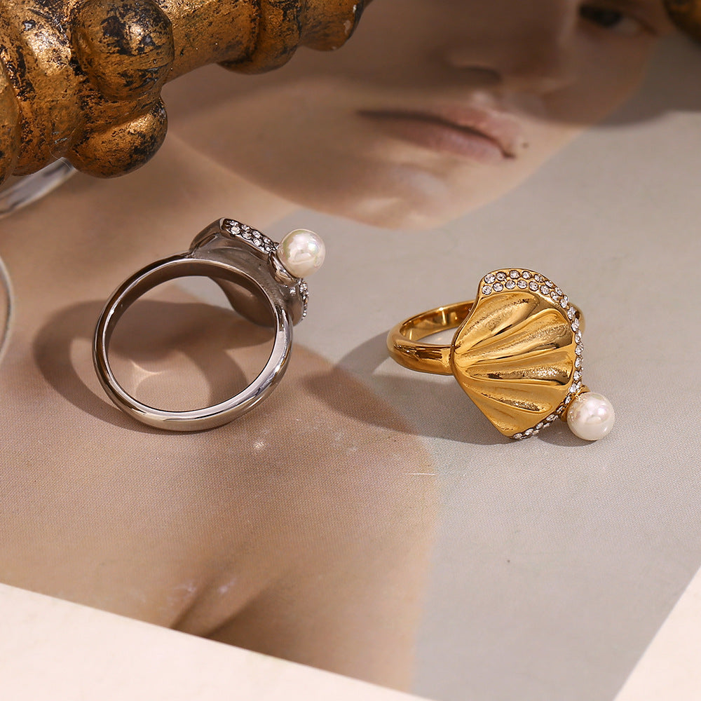 Elegant Vintage-Inspired Geometric Stainless Steel Ring with 18K Gold Plating, Pearl-Edged Scallop Design and Rhinestone Inlay for Women