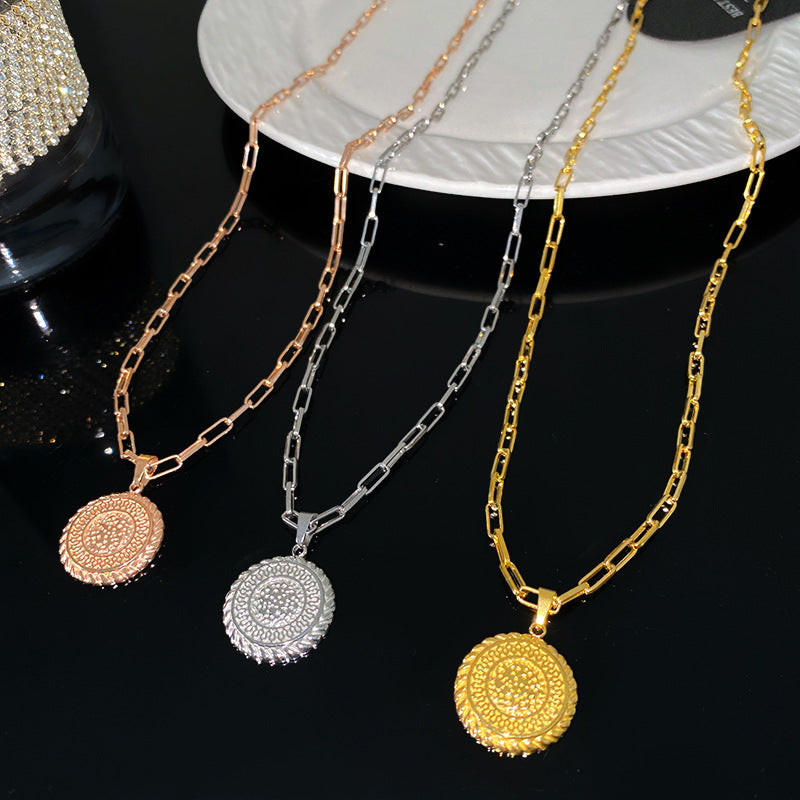 Sweet Streetwear Round Heart Floral Pattern Titanium Steel PVD Pendant Necklace with Curb Chain