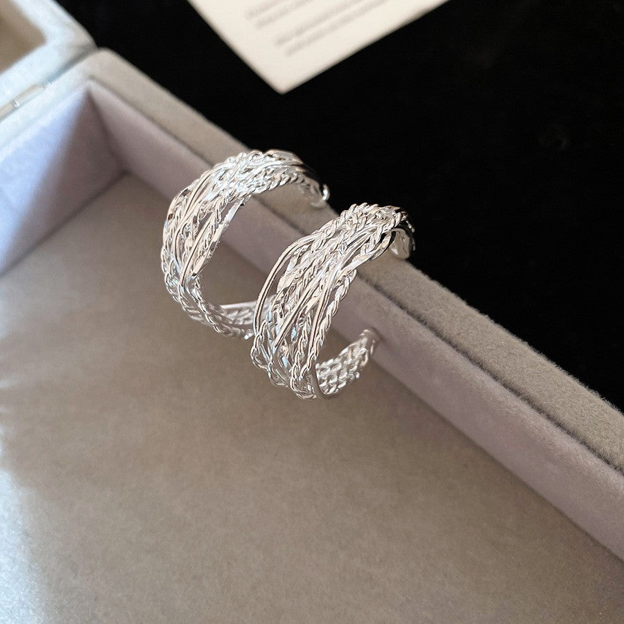 Pendientes de metal geométricos minimalistas con incrustaciones de diamantes de imitación y acabado cepillado para mujer