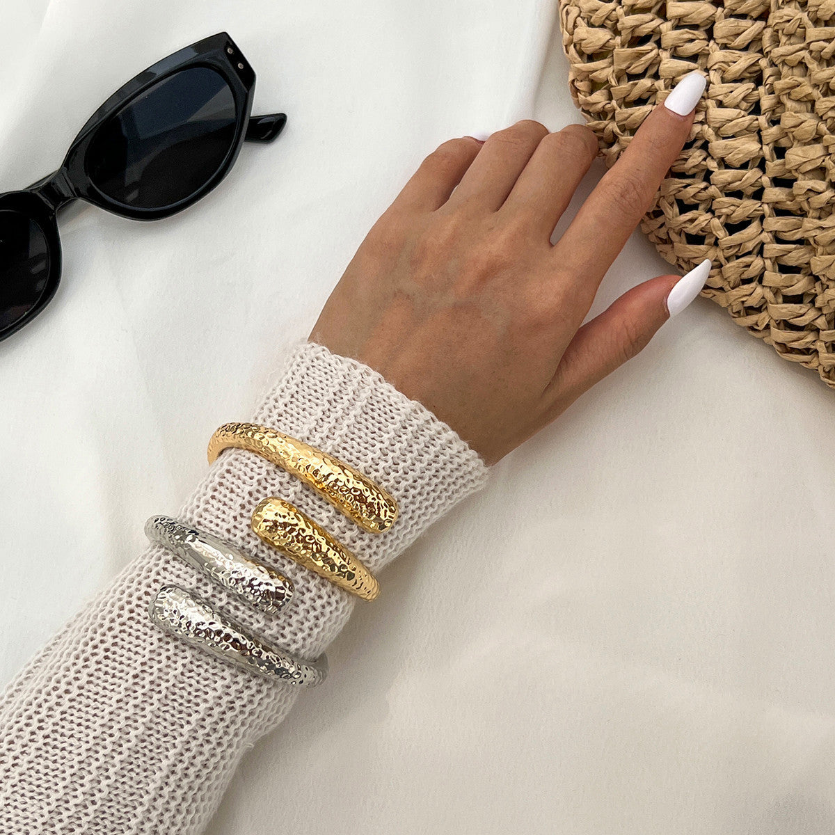 Minimalist Plated Zinc Alloy Hammered Open Spring Cuff Bracelet for Women