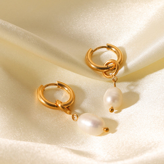 Orecchini a Cerchio Minimalisti Geometrici in Acciaio al Titanio con Accenti di Perle d'Acqua Dolce per Donna