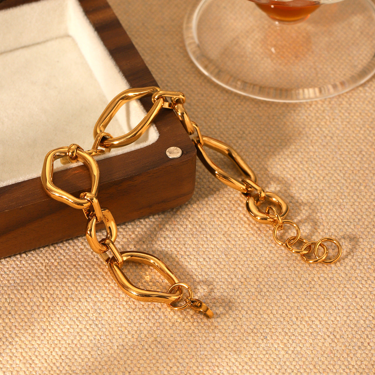 Bracciale da donna minimalista irregolare geometrico in acciaio inossidabile con finitura placcata gioielleria di lusso