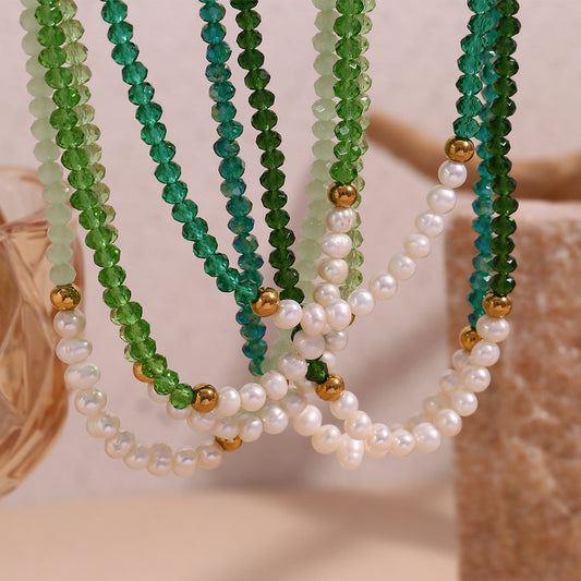 Collana con Pendente Geometrico Minimalista in Acciaio Inossidabile con Dieci Perle d'Acqua Dolce e Cristalli Sfaccettati Verdi, Finitura Galvanizzata