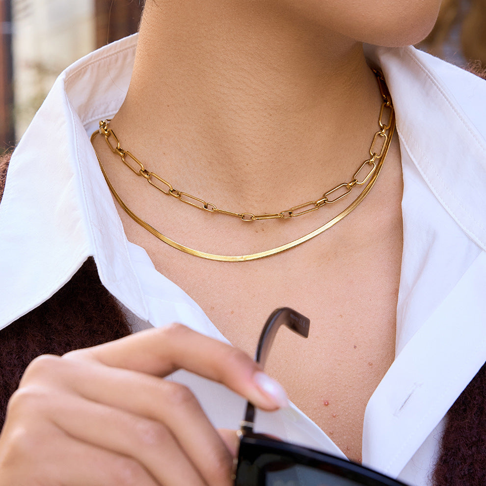 Collar cubano minimalista geométrico de acero de titanio con chapado en oro PVD al vacío para mujer, cadena ligera a la altura de la clavícula