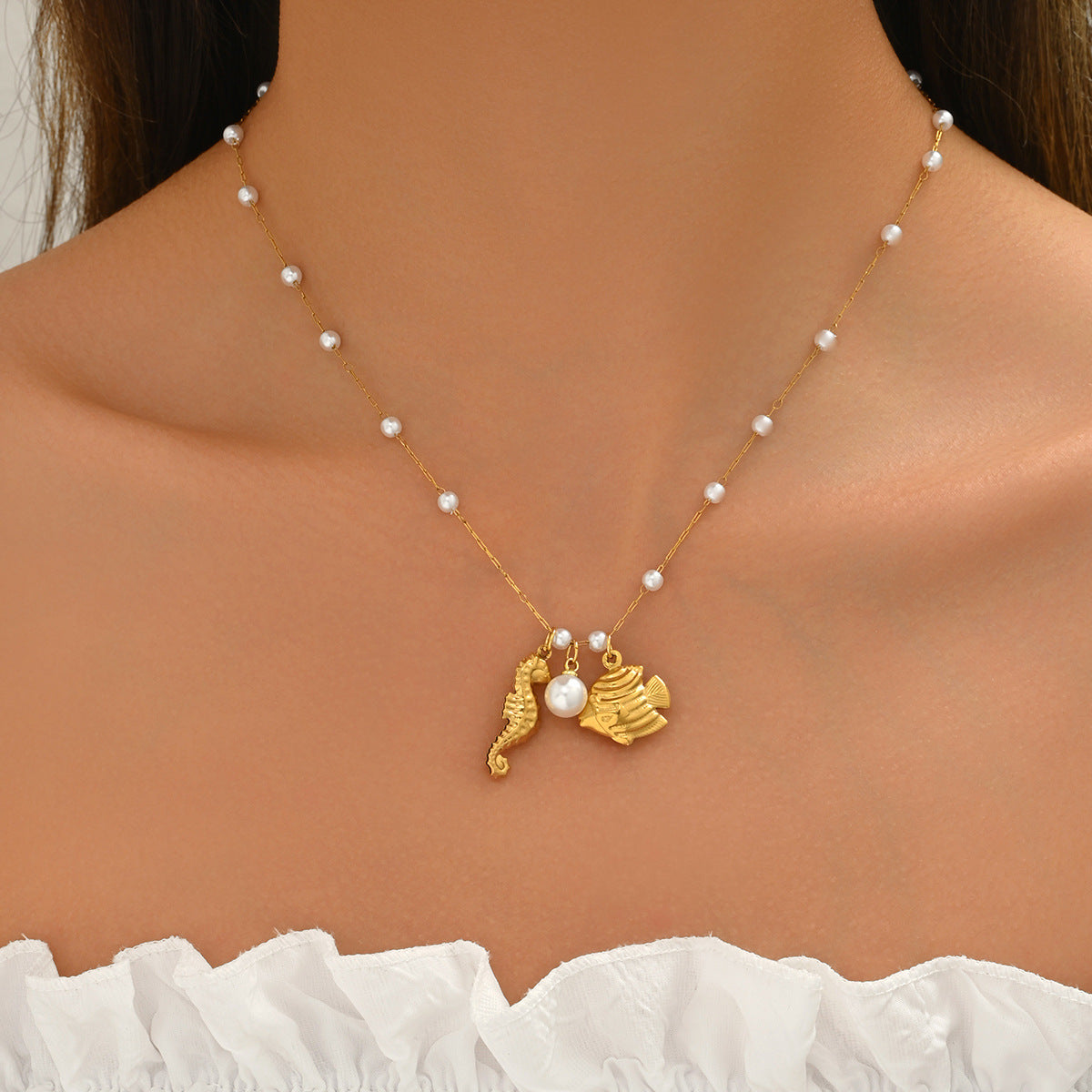 Collar con colgante de caballito de mar geométrico para mujer en cobre con incrustaciones de perlas, joyería de moda inspirada en el océano