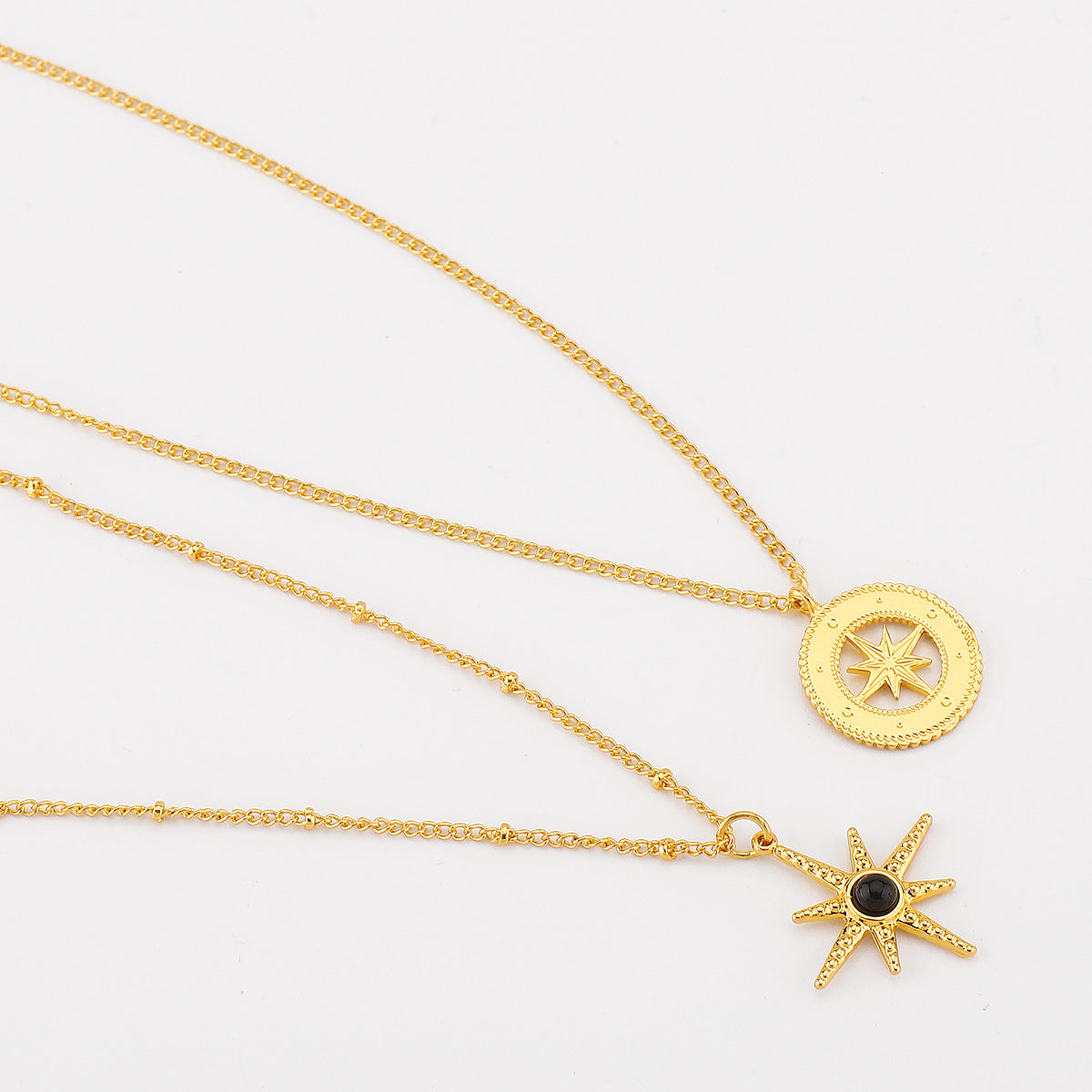 Minimalist Eight-Pointed Star Pendant Necklace for Women in Iron with Plated Finish