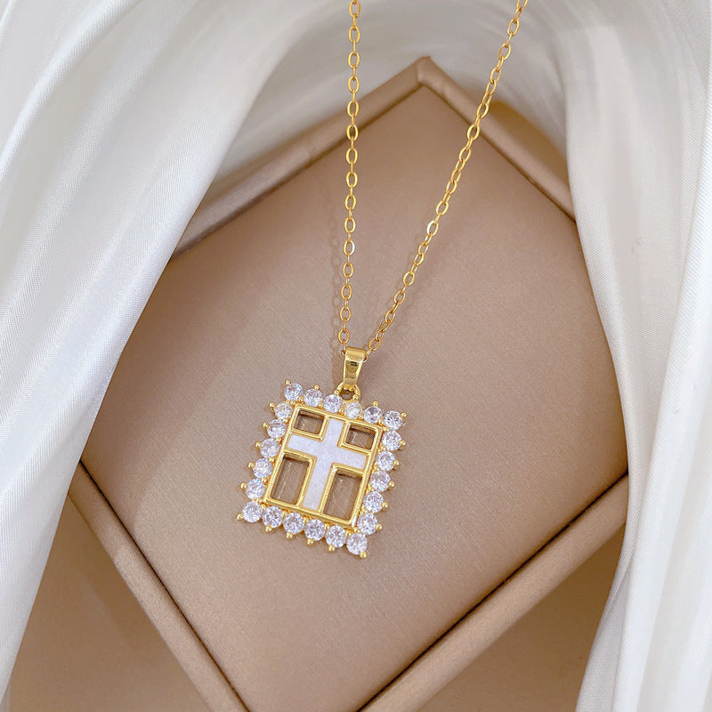 Collana con Pendente a Croce Geometrica Minimalista in Acciaio al Titanio con Intarsio di Strass per Donne e Uomini