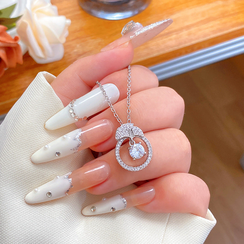Minimalist Luxury Rhinestone Camellia Leaf Heart Star Geometric Pendant Titanium Steel Necklace for Unisex