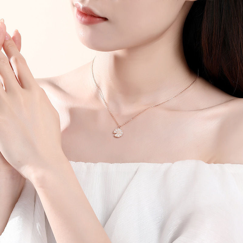 Minimalist Elegant Titanium Steel Plated Daisy Flower Necklace for Women and Men