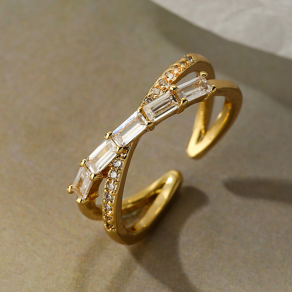 Anello Aperto Geometrico Minimalista da Donna in Rame Placcato Oro 18K con Intarsio di Zirconi