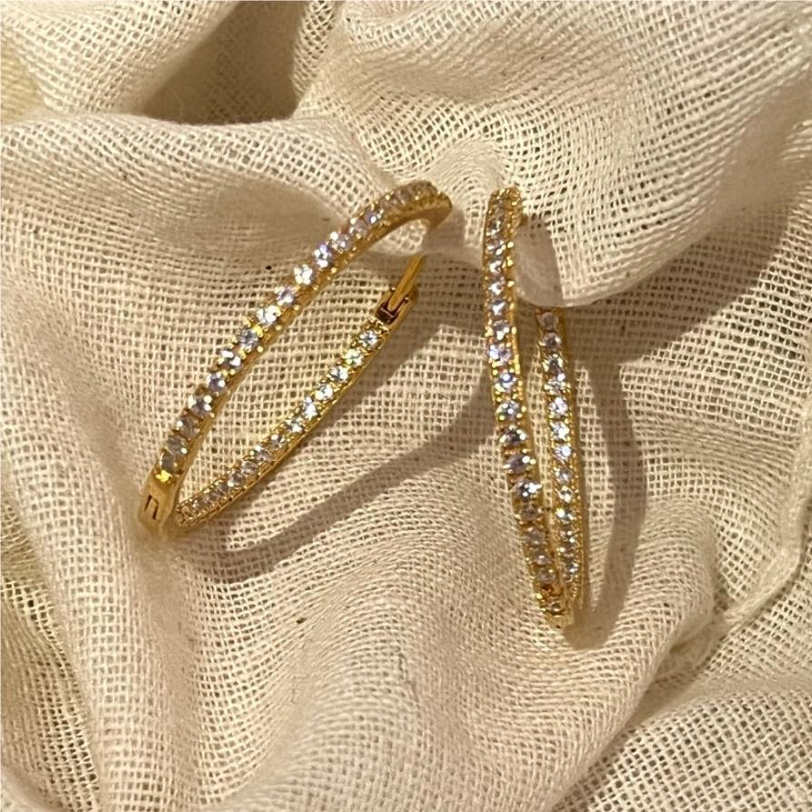 Pendientes de tuerca geométricos minimalistas con inicial para mujer de plata de ley 925 con incrustaciones de diamantes de imitación y baño de oro