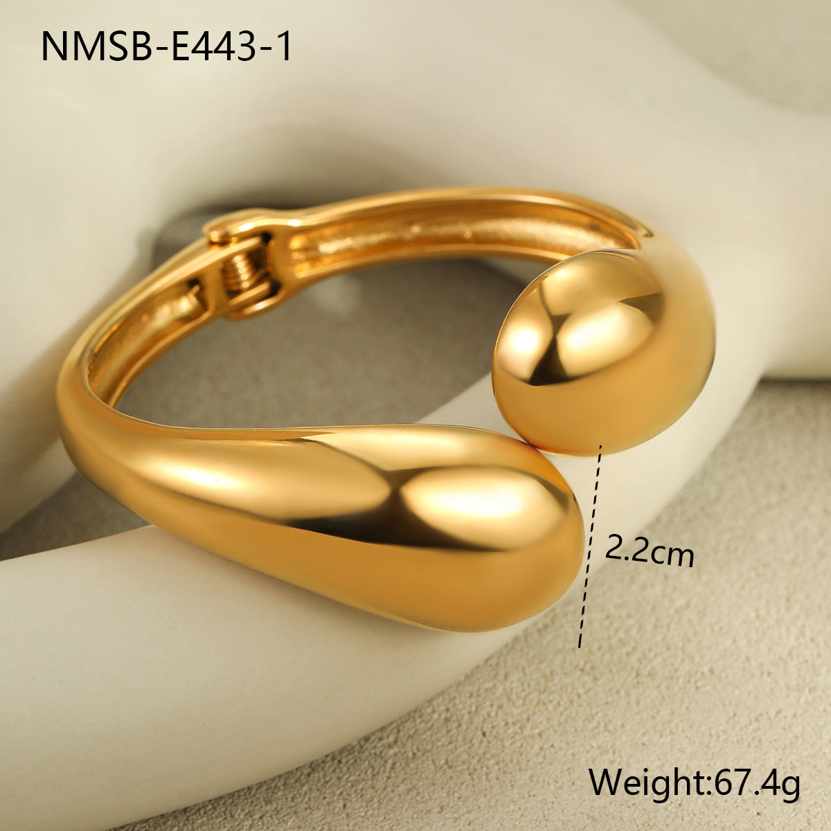 Fashionable Geometric Stainless Steel Bracelet with 18K Gold Plating for Women