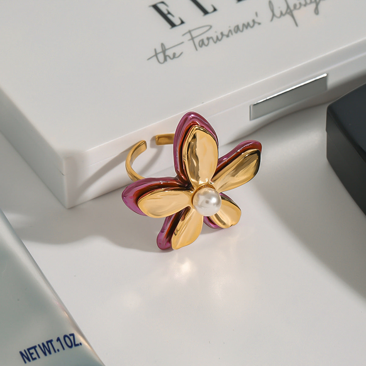 Anello da donna in acciaio inossidabile placcato con perla, motivo floreale minimalista