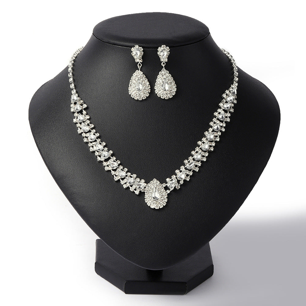 Fashionable Water-Drop Pendant Necklace and Earrings Set for Women with Rhinestone Inlay in Alloy, Wavy Chain Style