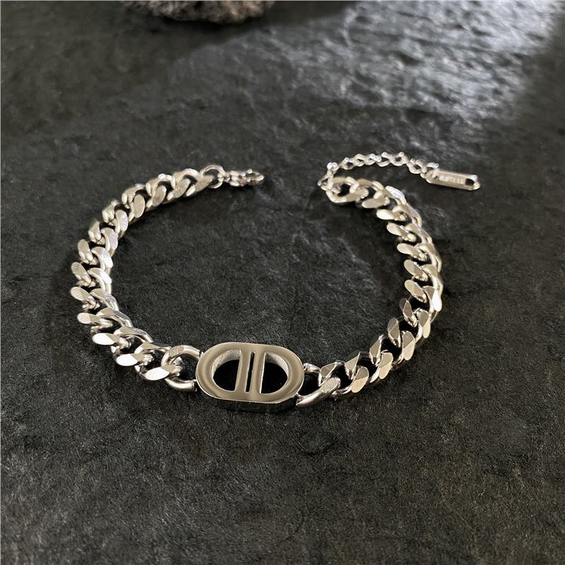 Original Design Heart and Butterfly Shaped Titanium Steel Bracelet with Gold Plating Cuban Chain for Women